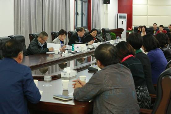 基础课程教师座谈会
