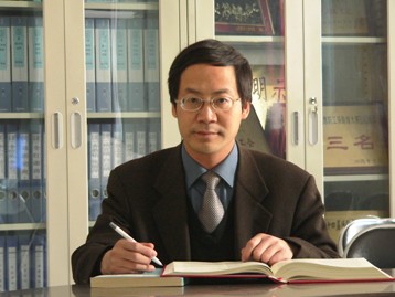 李青山,男,1965年5月生,理学博士,博士后,教授.