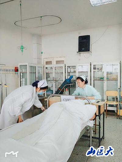 http://www.sxmu.edu.cn/__local/E/77/7D/3F9EF85172FD5636BCCFDFFA76A_308613A7_7915.jpg